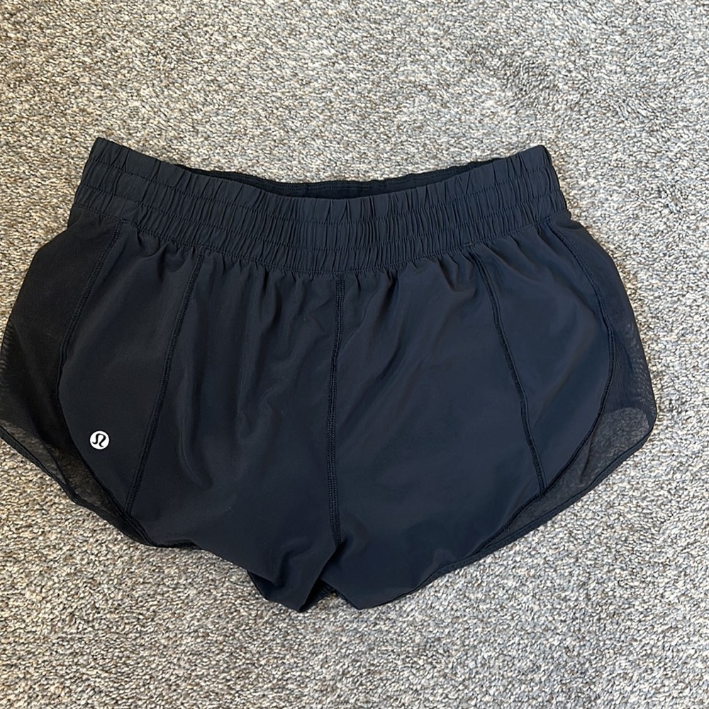 Lululemon hotty hot shorts 2.5